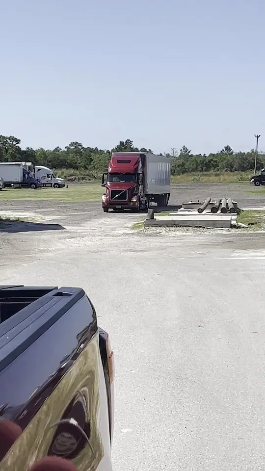 Discount Tractor Trailer Parking Hudson, RV storage in Hudson