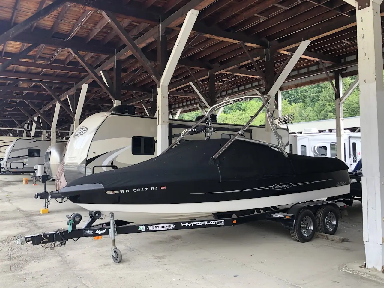 Guard Well RV & Boat Storage, RV storage in Snoqualmie