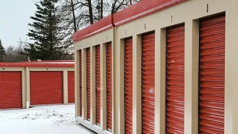 Exit 2 Storage photo 2