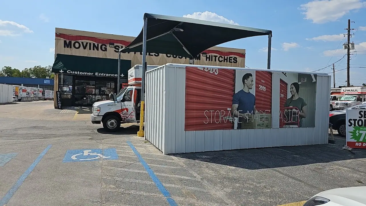 U-Haul Trailer Hitch Super Center at Burnet Rd & Hwy 183 S, RV storage in Austin