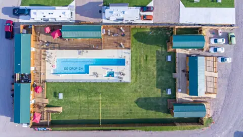 Do Drop Inn RV Resort and Cabins in Calera, OK
