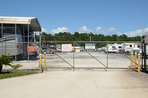 Blocker's Outside Storage photo 2