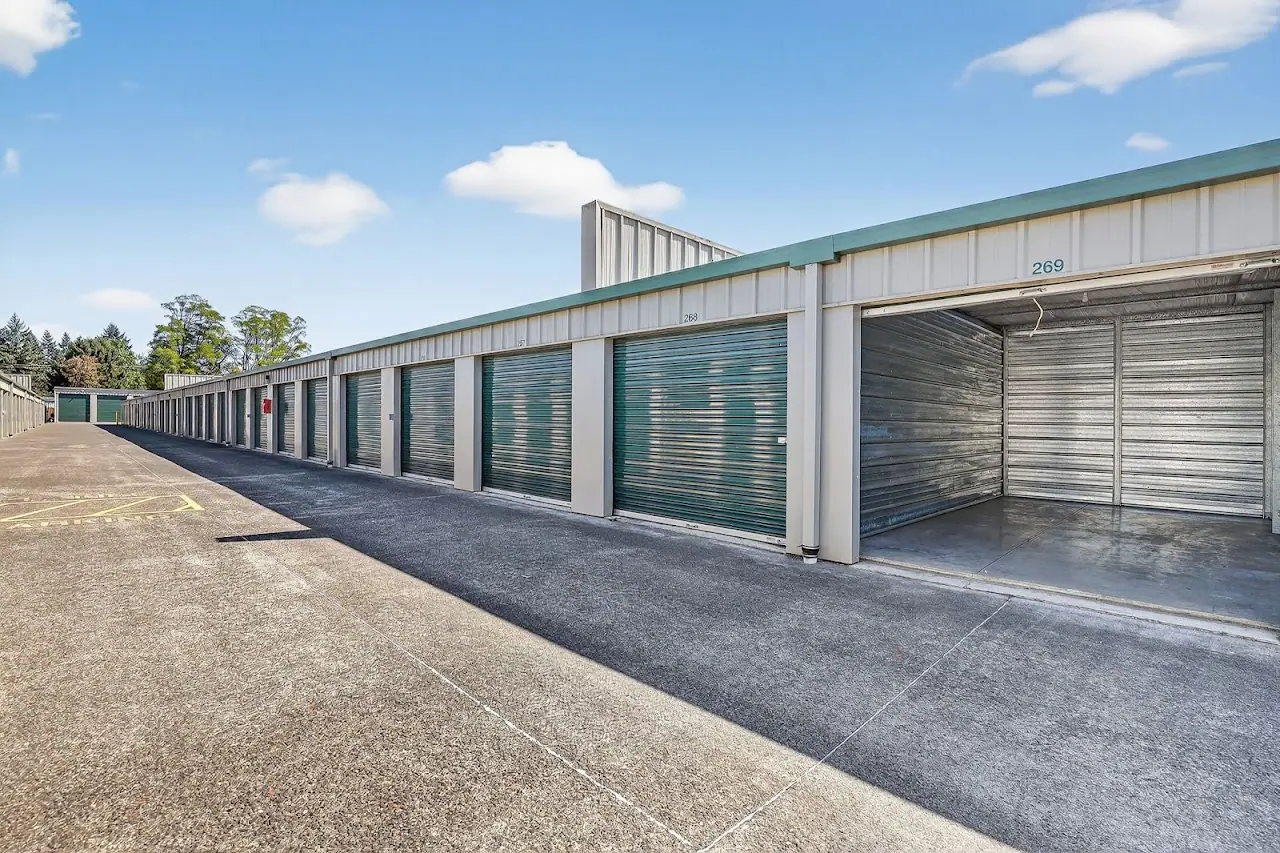 Iron Gate Storage - Orchards, RV storage in Vancouver