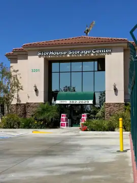 Storhouse Storage Center in Oxnard, CA
