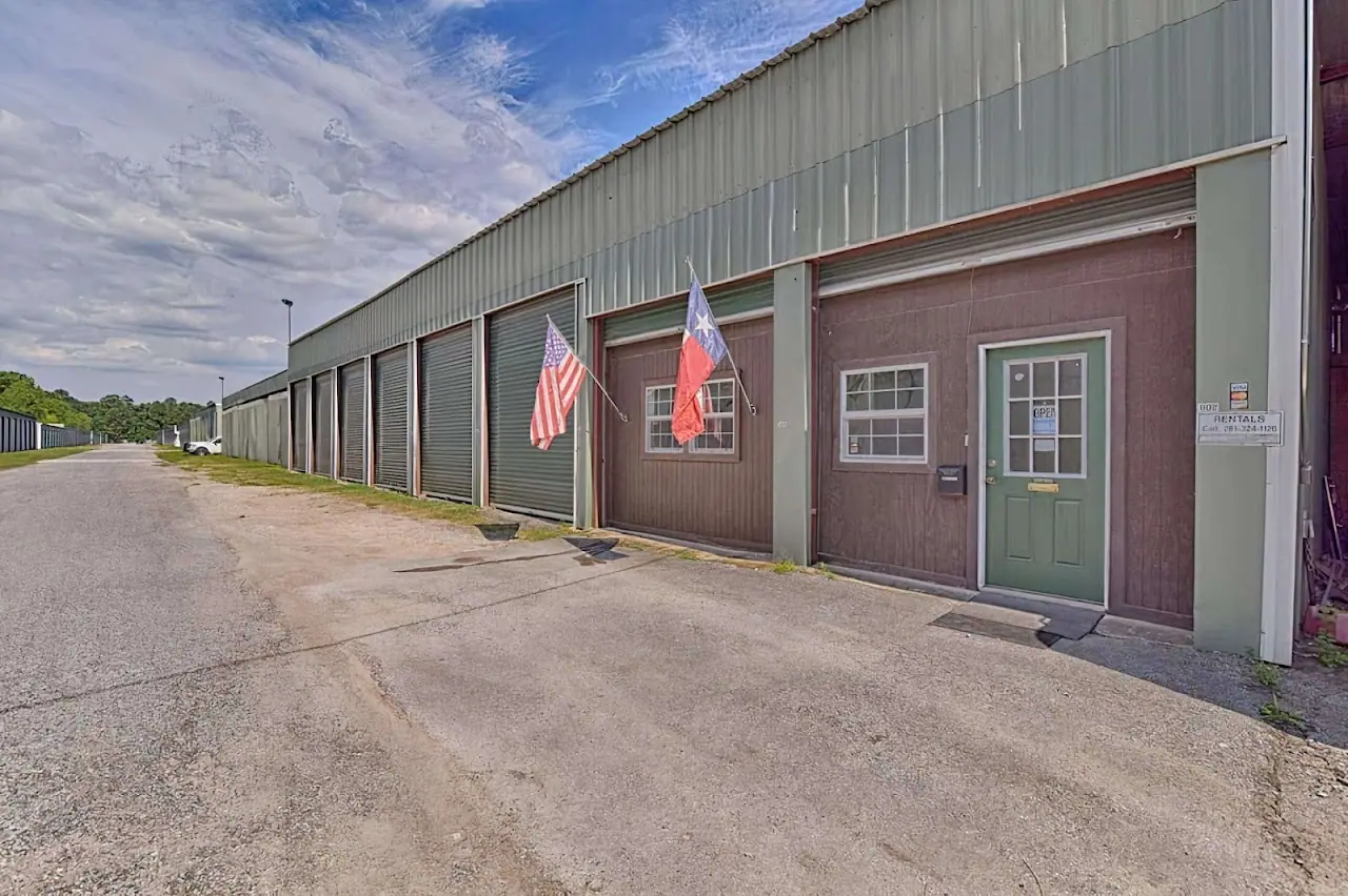 Lake Road Storage, RV storage in Huffman