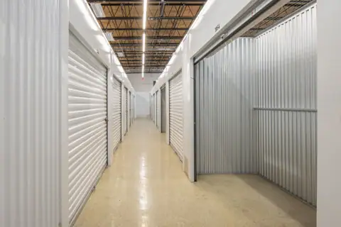 Devon Self Storage St. Petersburg, Florida photo 2