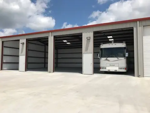 Happy's Warehouse & RV Storage in Alvarado, TX