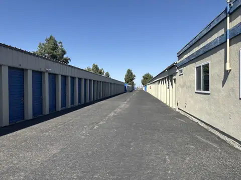 Store More Self Storage Delano photo 3