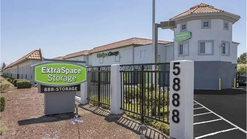 Extra Space Storage, RV storage in Livermore