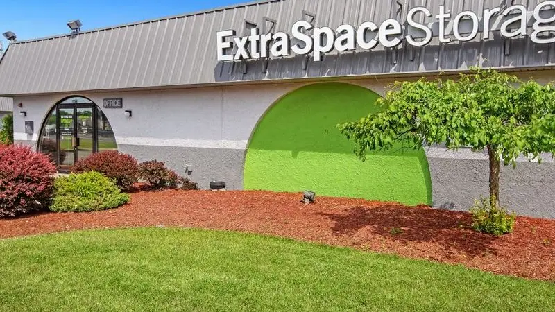 Extra Space Storage, RV storage in North Brunswick Township