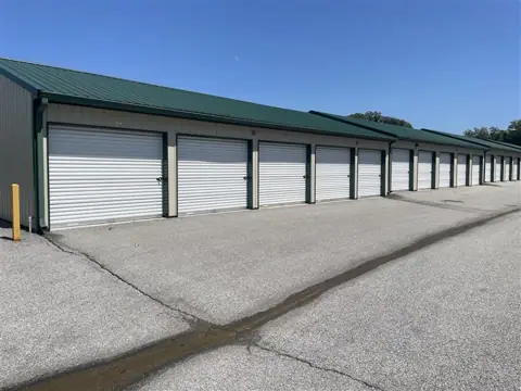 Mini Mall Storage - Cedar Lake photo 2