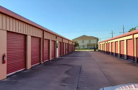 Holmes Self Storage | Westgate Lane in Lumberton, TX