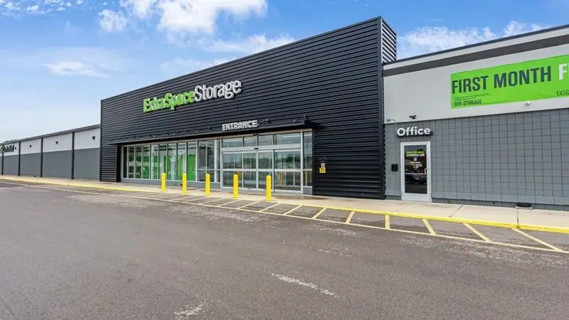 Extra Space Storage, RV storage in Englewood