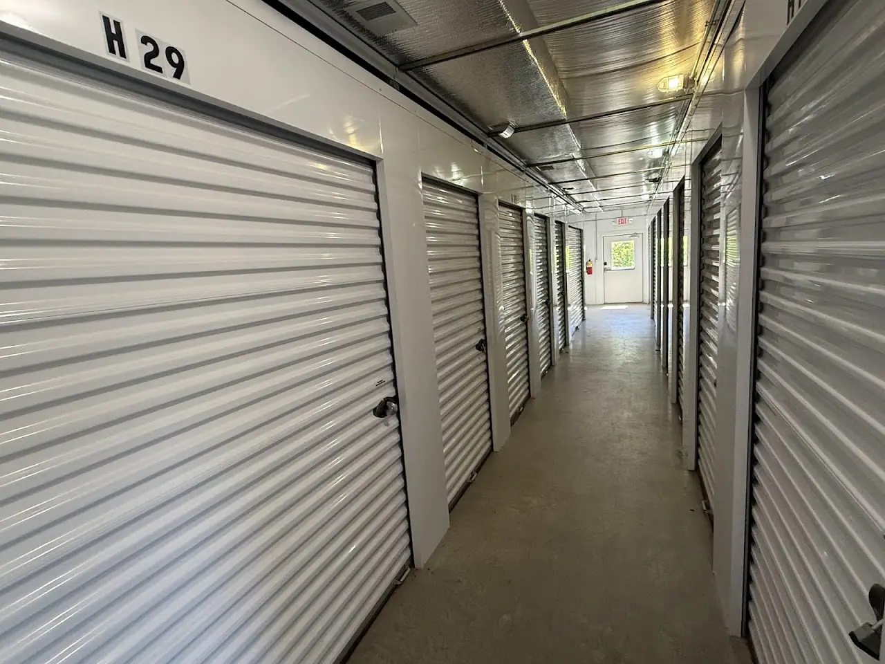 Chris Pitts Self Storage, RV storage in Paris