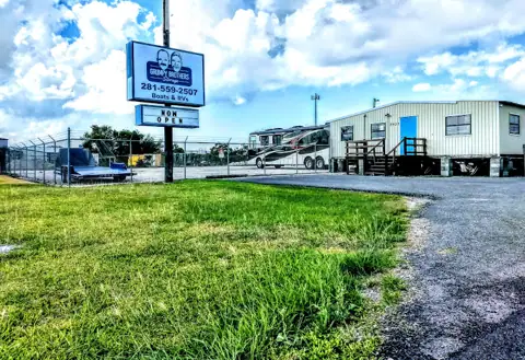 Grumpy Brothers Storage in Bacliff, TX