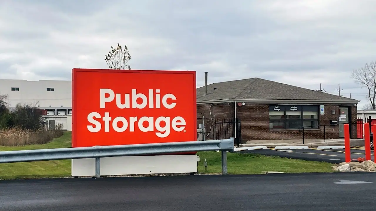 Public Storage, RV storage in Carol Stream