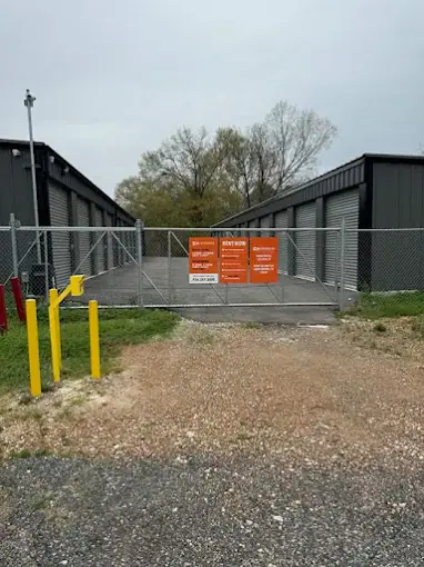 Mini Mall Storage - Huntington, RV storage in Huntington