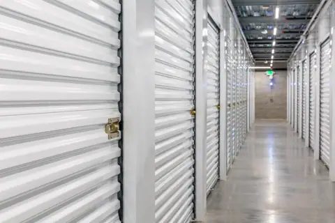 Storage One on 4th photo 2
