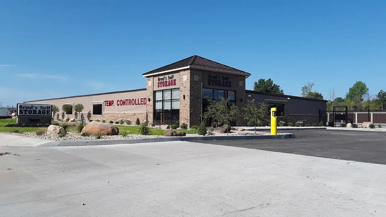 Brad's Self Storage, RV storage in Muncie