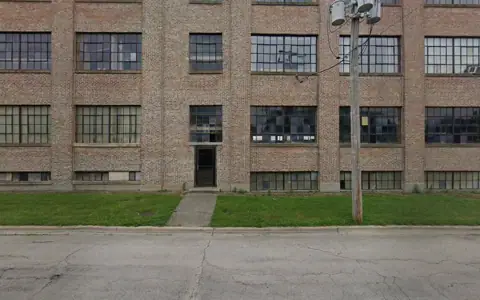 Michigan Avenue Storage photo 2