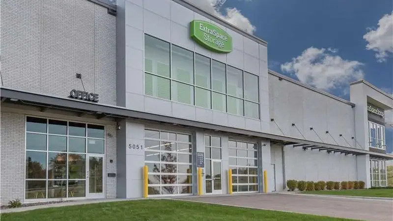 Extra Space Storage, RV storage in St Louis Park