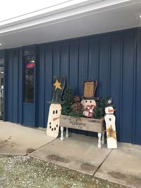 Black Dog Storage & Kayak Rentals, RV storage in Benton
