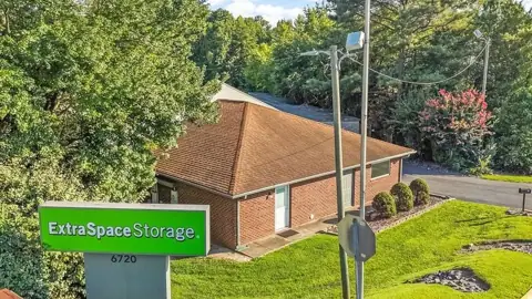 Extra Space Storage in Charlotte, NC