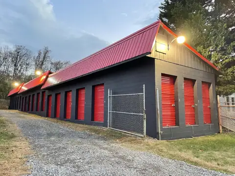 Red Shark Storage - Maryville photo 2