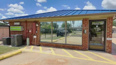 Extra Space Storage in Plano, TX