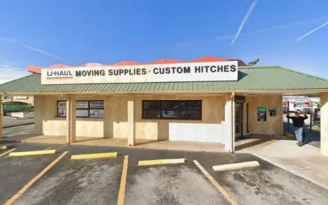 U-Haul Trailer Hitch Super Center of West Town photo 2