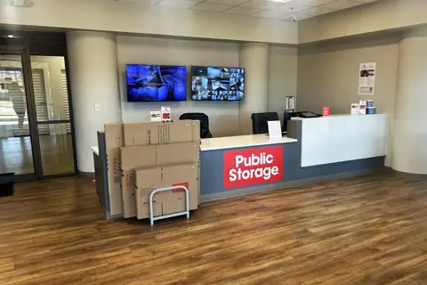 Public Storage photo 2