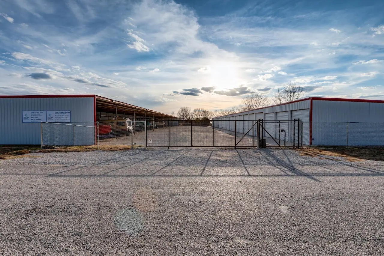 Dry Dock & Lock - Boat & RV Storage, RV storage in Graford