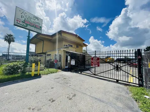 Royal Palms RV Park in New Orleans, LA