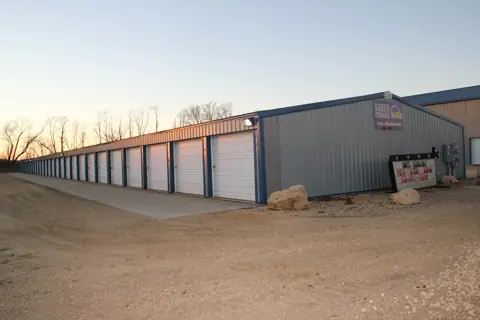 DeWitt Saber Storage in DeWitt, IA