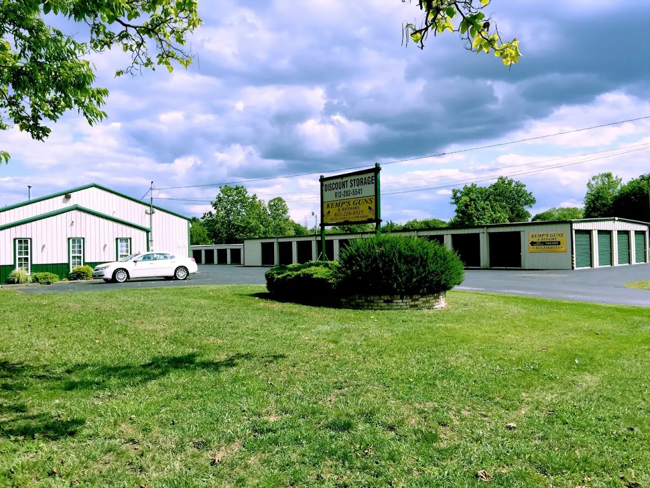 Jeffersonville & Clarksville Self Storage, RV storage in Jeffersonville