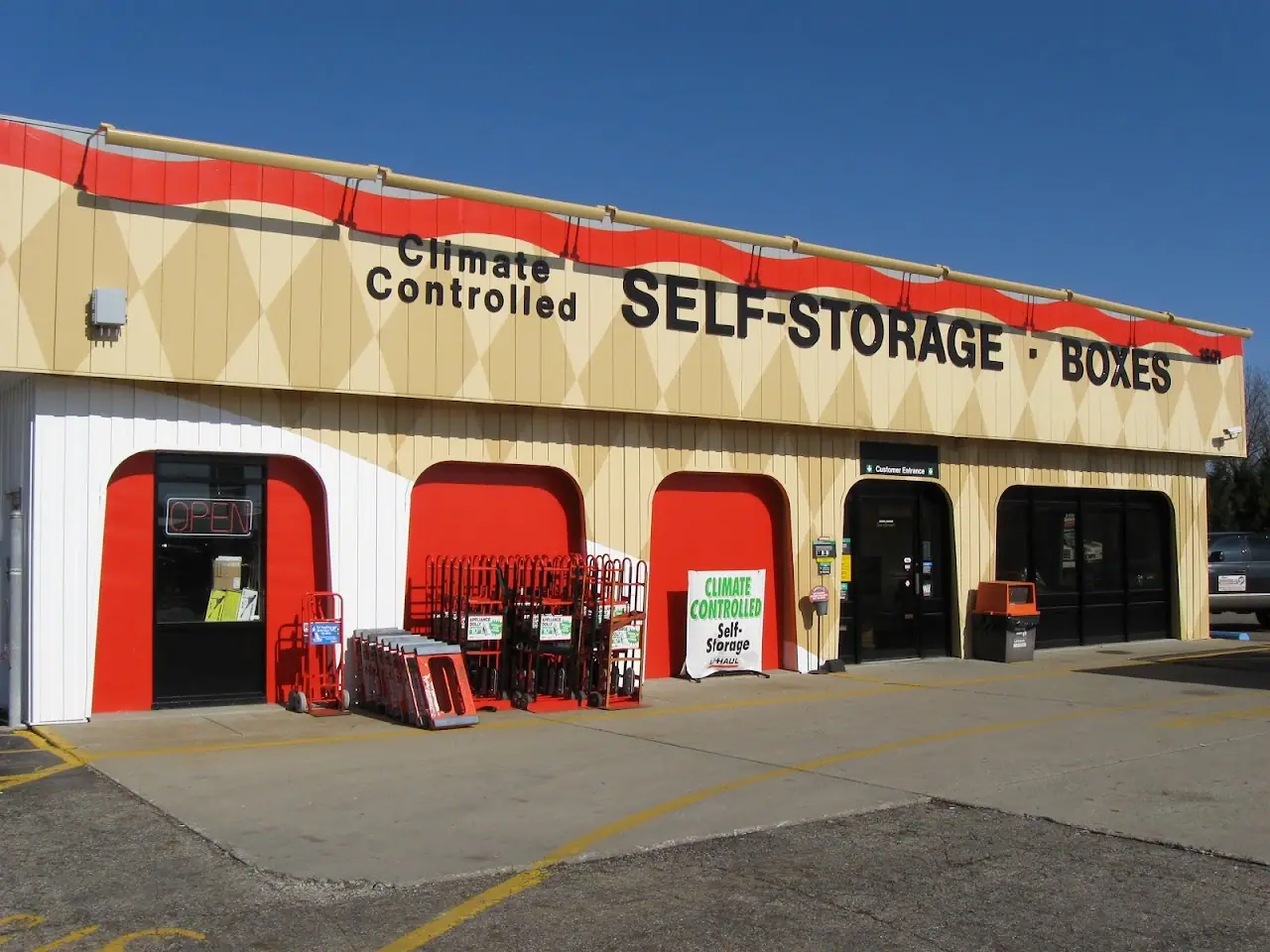 Self-Storage at U-Haul, RV storage in Newark