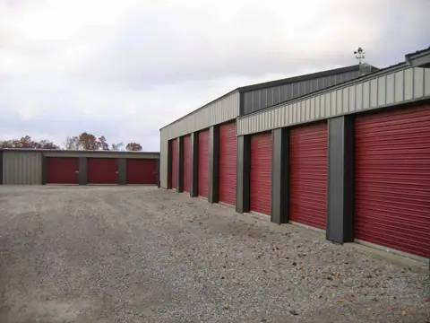 DE Storage in Waterloo, IL