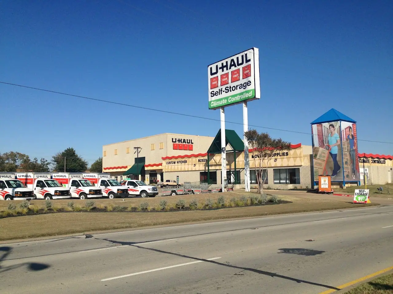Self-Storage at U-Haul, RV storage in Arlington