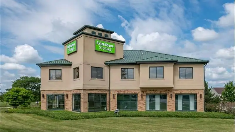 Extra Space Storage, RV storage in North Aurora