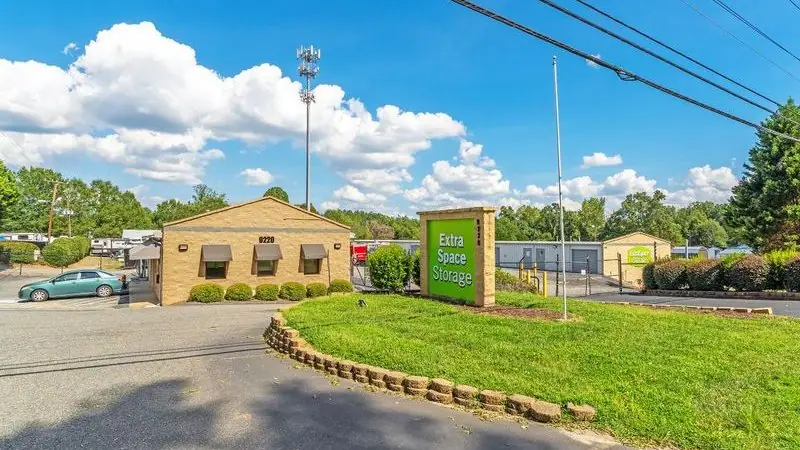 Extra Space Storage, RV storage in Huntersville