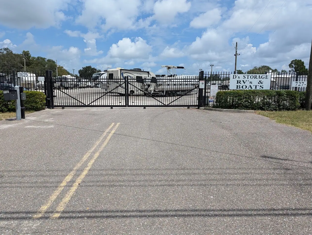 D's Storage, RV storage in Largo