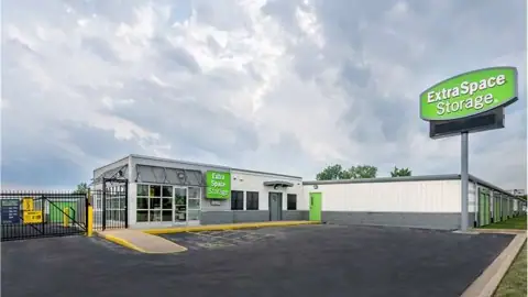 Extra Space Storage in South Holland, IL