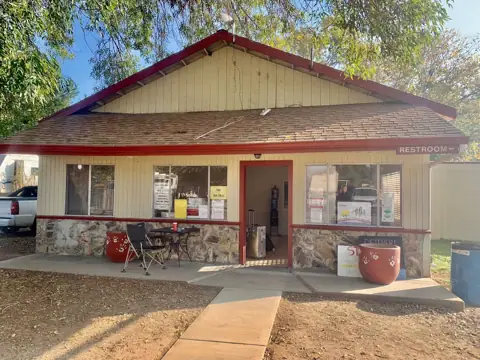 Two Rivers RV Park in Manteca, CA