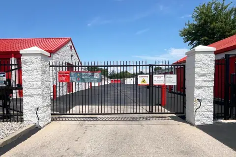 Public Storage photo 2