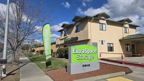 Extra Space Storage in Santa Rosa, CA