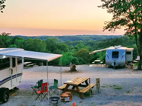 Wanderlust RV Park & Cabins in Eureka Springs, AR