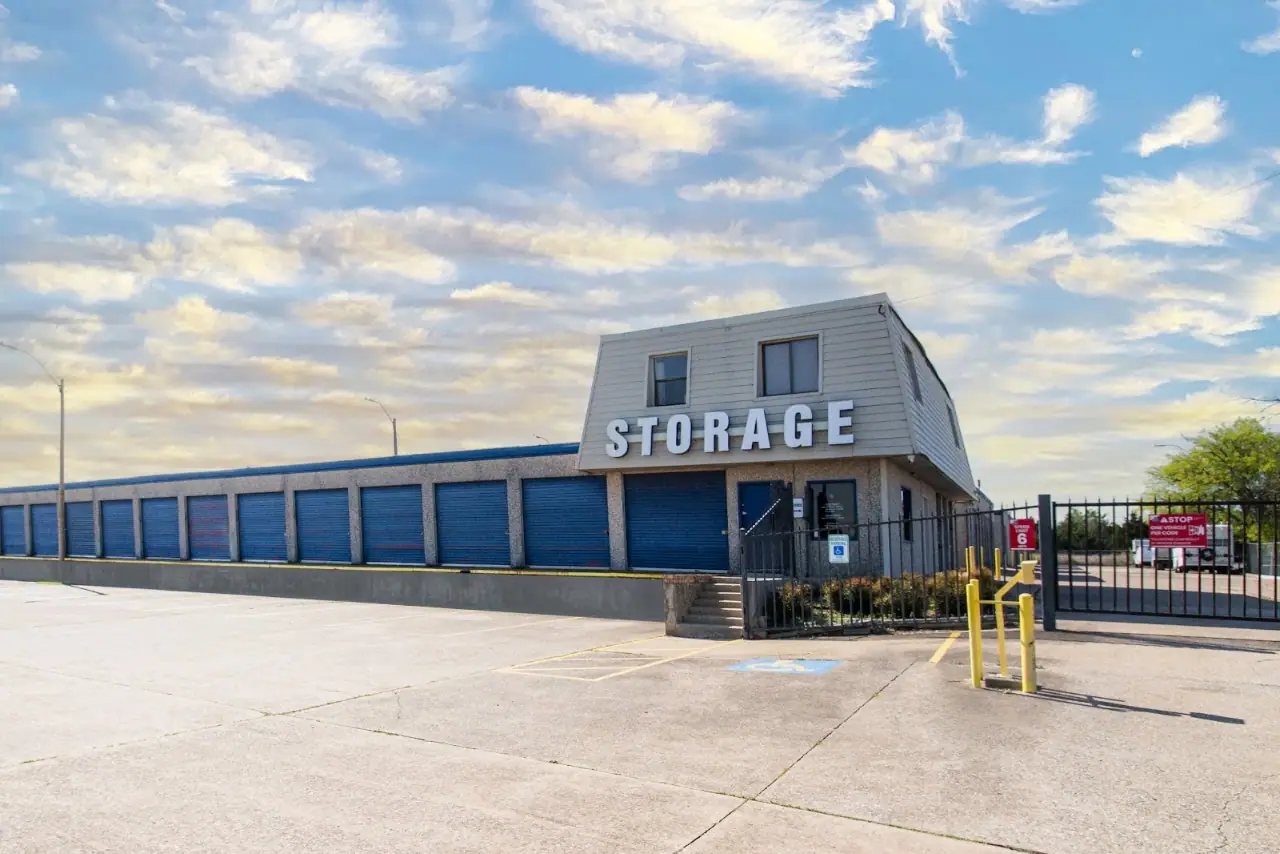 Devon Self Storage Ardmore, Oklahoma, RV storage in Ardmore