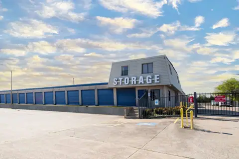 Devon Self Storage Ardmore, Oklahoma photo 2