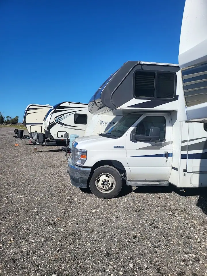 BIG TOYS RV AND BOAT STORAGE, RV storage in North Fort Myers