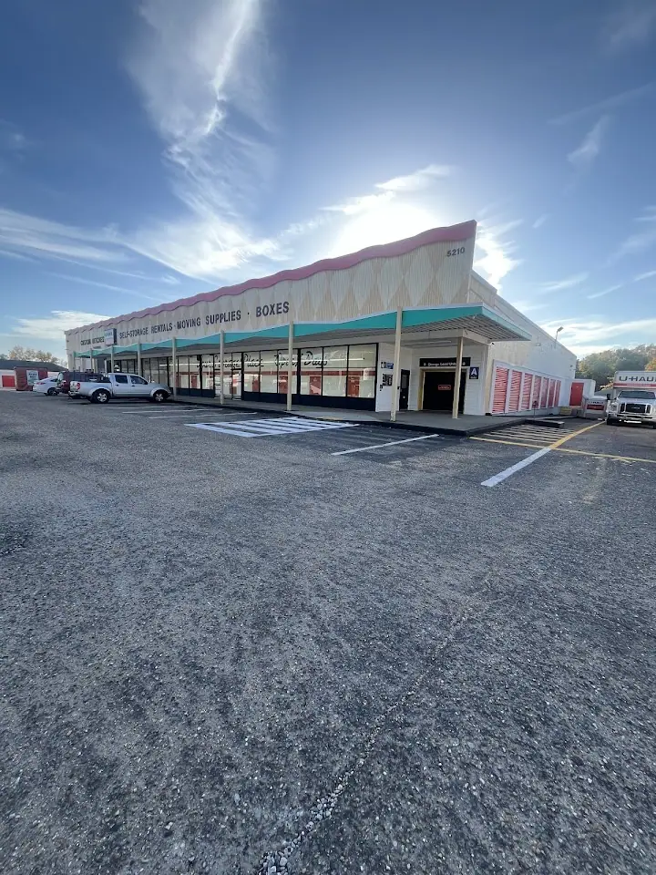Self-Storage at U-Haul, RV storage in North Chesterfield